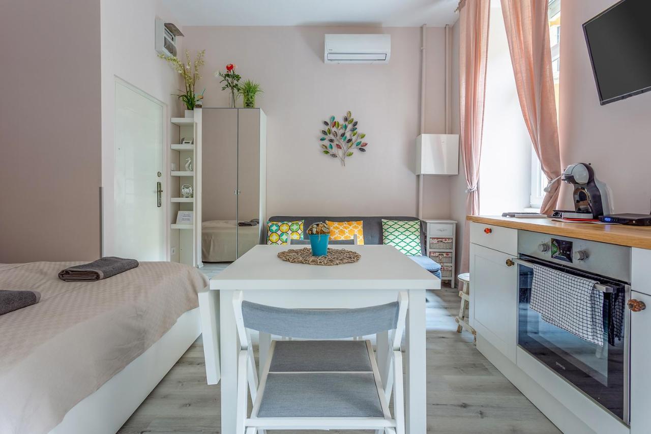 Goldcentral Apartments Akacfa Studios Budapest Eksteriør billede